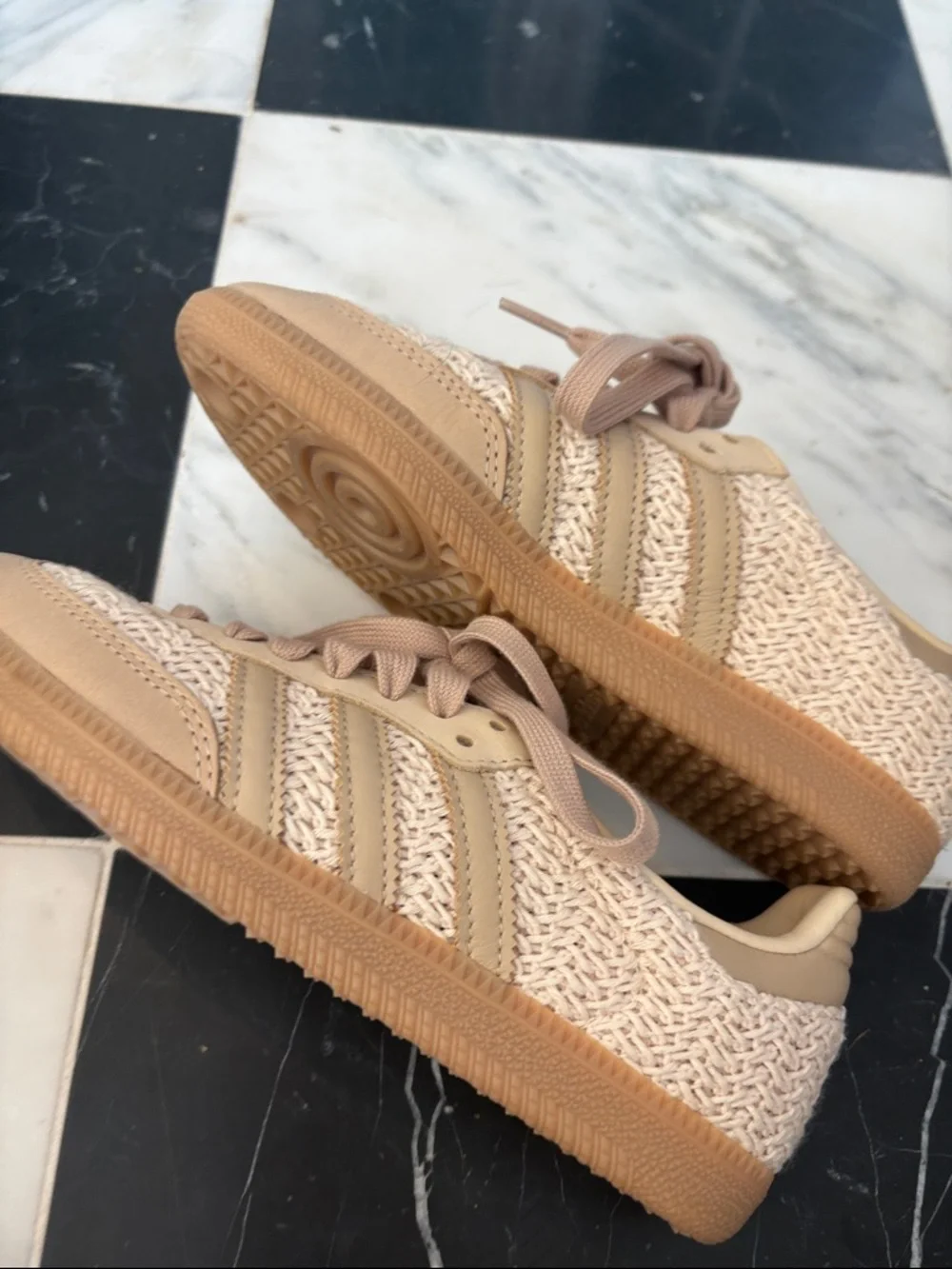 Adidas sambas tan and cream colored - Picture 1 of 5